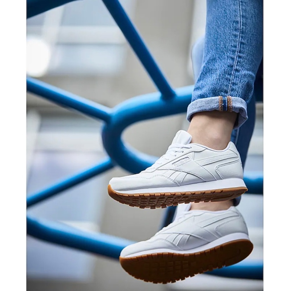NWOT Women’s REEBOK Classic - Picture 3 of 6
